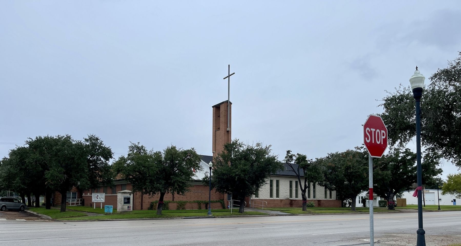 First United Methodist Church of Sinton and Marker image. Click for full size.
