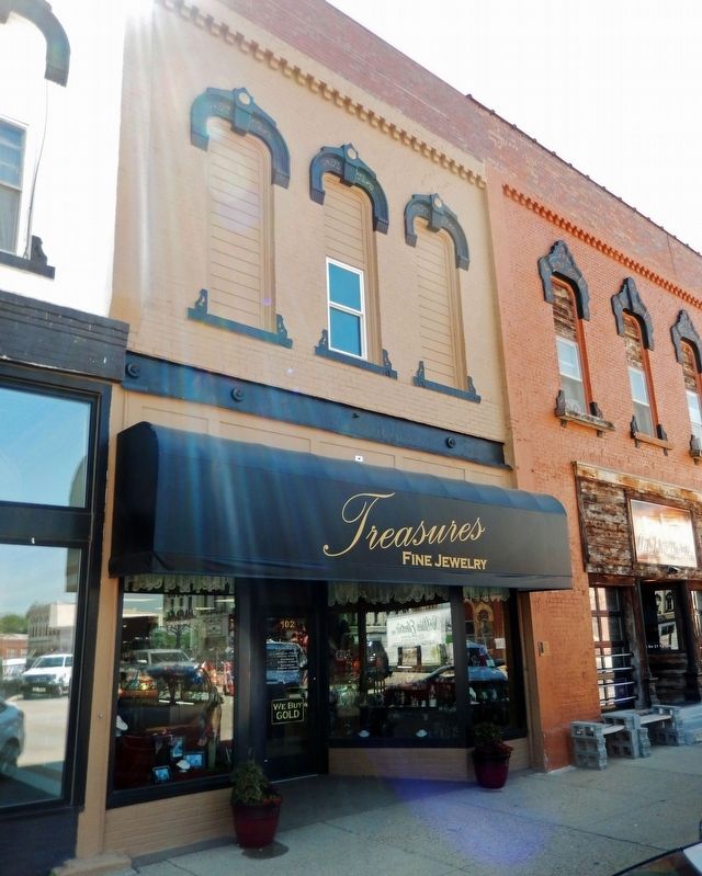 102 North Howard Street. Click for full size. 102 North Howard Street image. Click for full size.