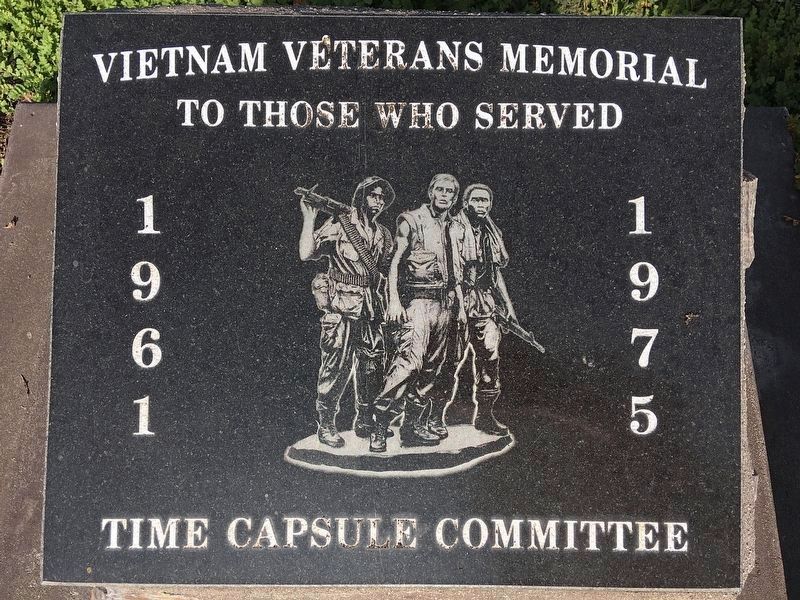 Vietnam Veterans Memorial. Click for full size. Vietnam Veterans Memorial image. Click for full size.