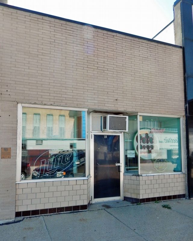 118 North Howard Street. Click for full size. 118 North Howard Street image. Click for full size.