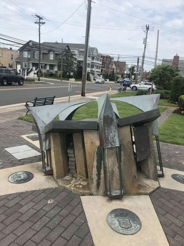 Longport Veterans Monument image. Click for full size.