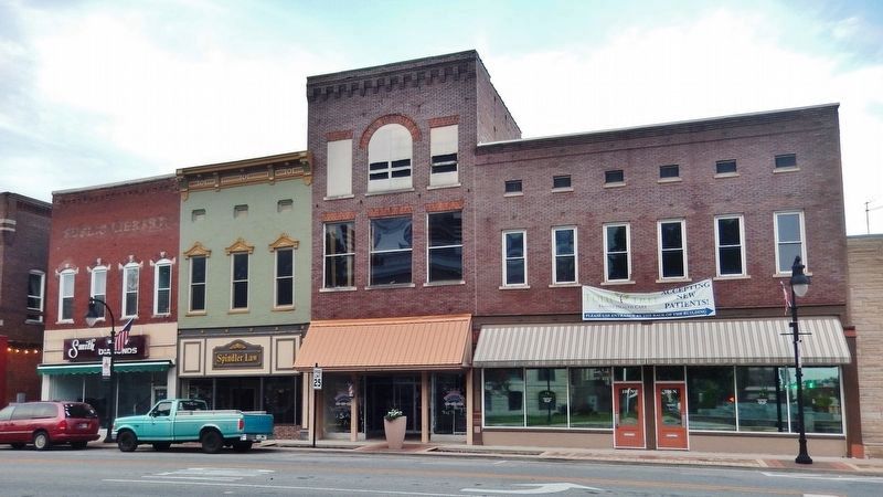 North Main Street<br>Courthouse Square Historic District image. Click for full size.