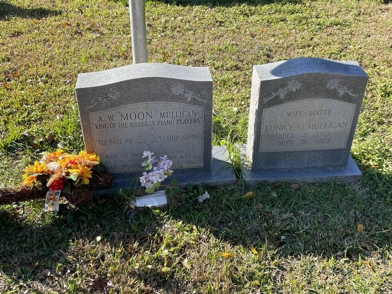Aubrey Wilson "Moon" Mullican Grave Marker image. Click for full size.