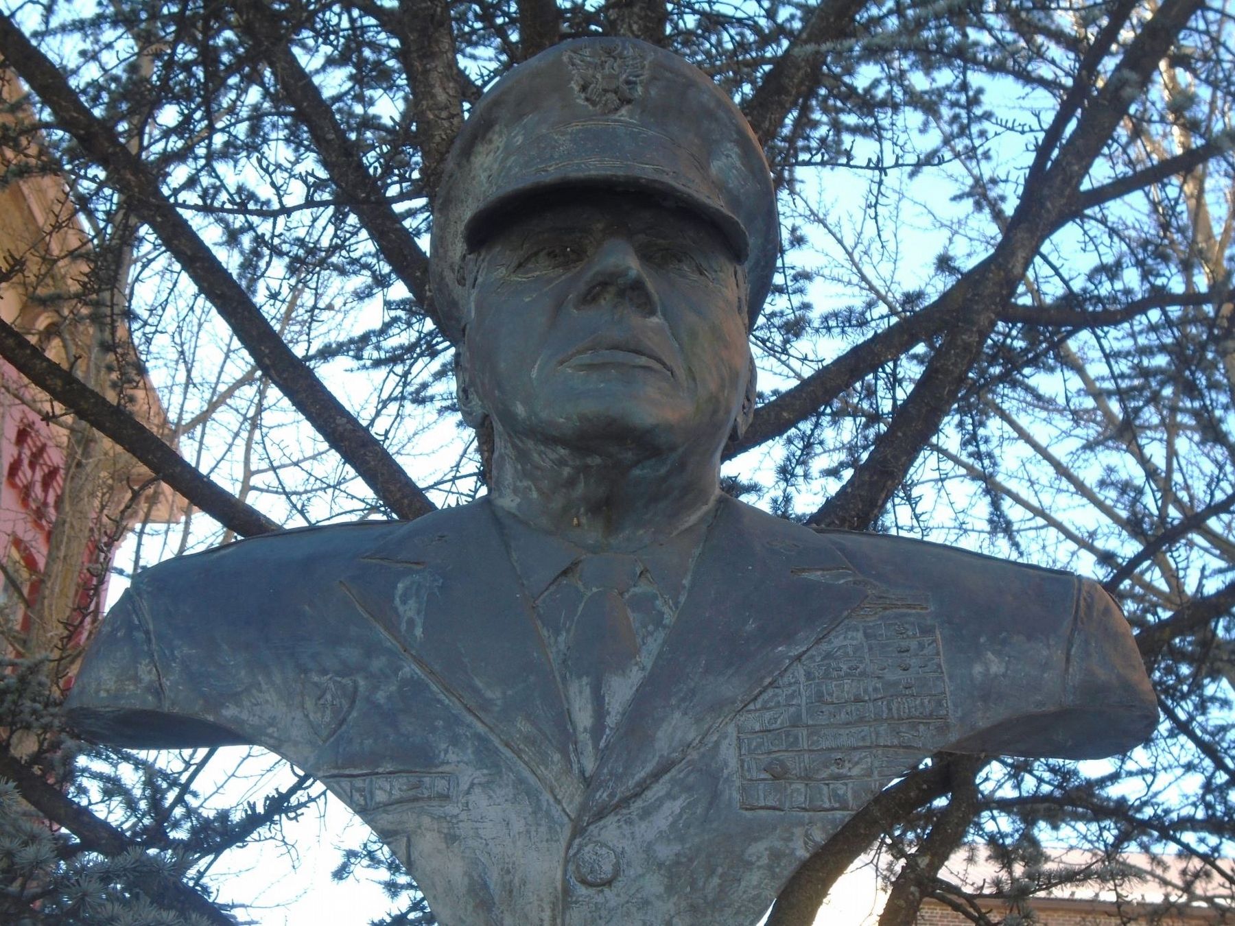General George A. Joulwan Bust image. Click for full size.