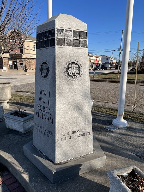 Veterans Memorial image. Click for full size.
