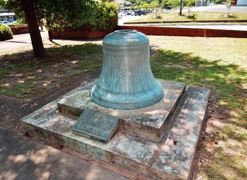 Sumter County Courthouse Bell & Marker image. Click for full size.