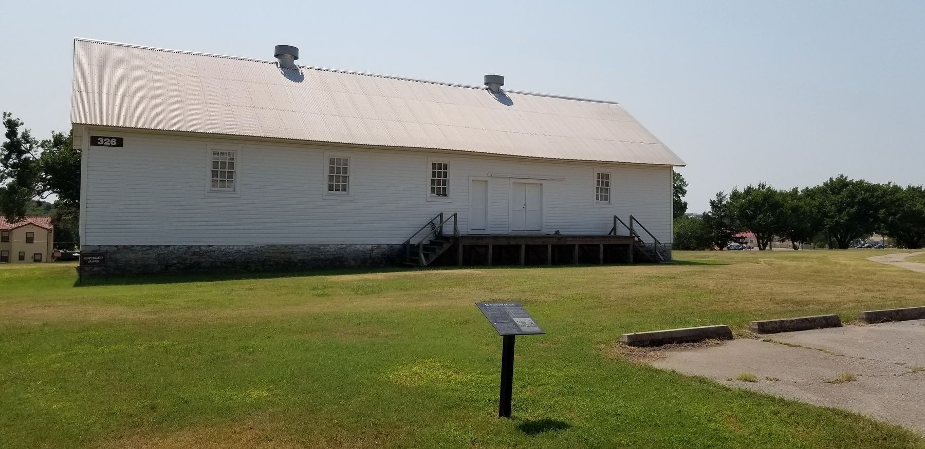 The view of the Quartermaster Granary and Marker from the parking lot image. Click for full size.