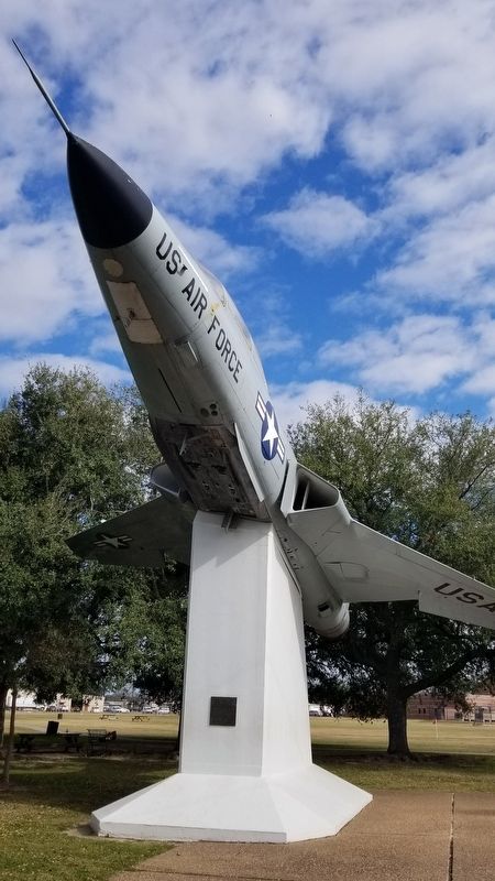 The F/RF-101 Voodoo and Marker. Click for full size. The F/RF-101 Voodoo and Marker image. Click for full size.