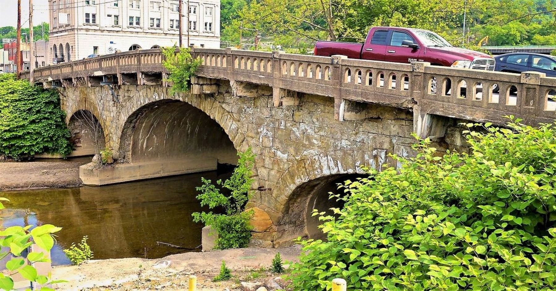 Elm Grove Stone Bridge image. Click for full size.