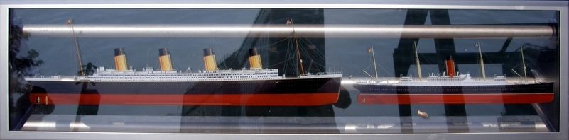 RMS Titanic (left), RMS Carpathia (right) profiles image. Click for full size.