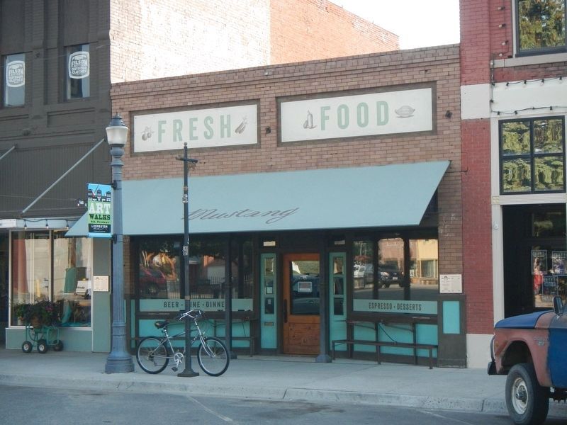 The Building at 112 North Main Street and Marker image. Click for full size.