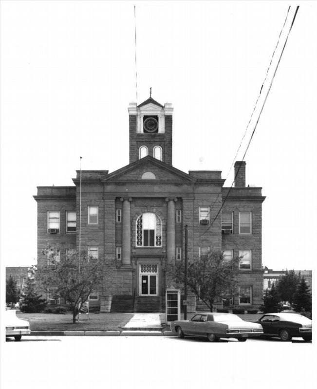 Monroe County Courthouse image. Click for more information.