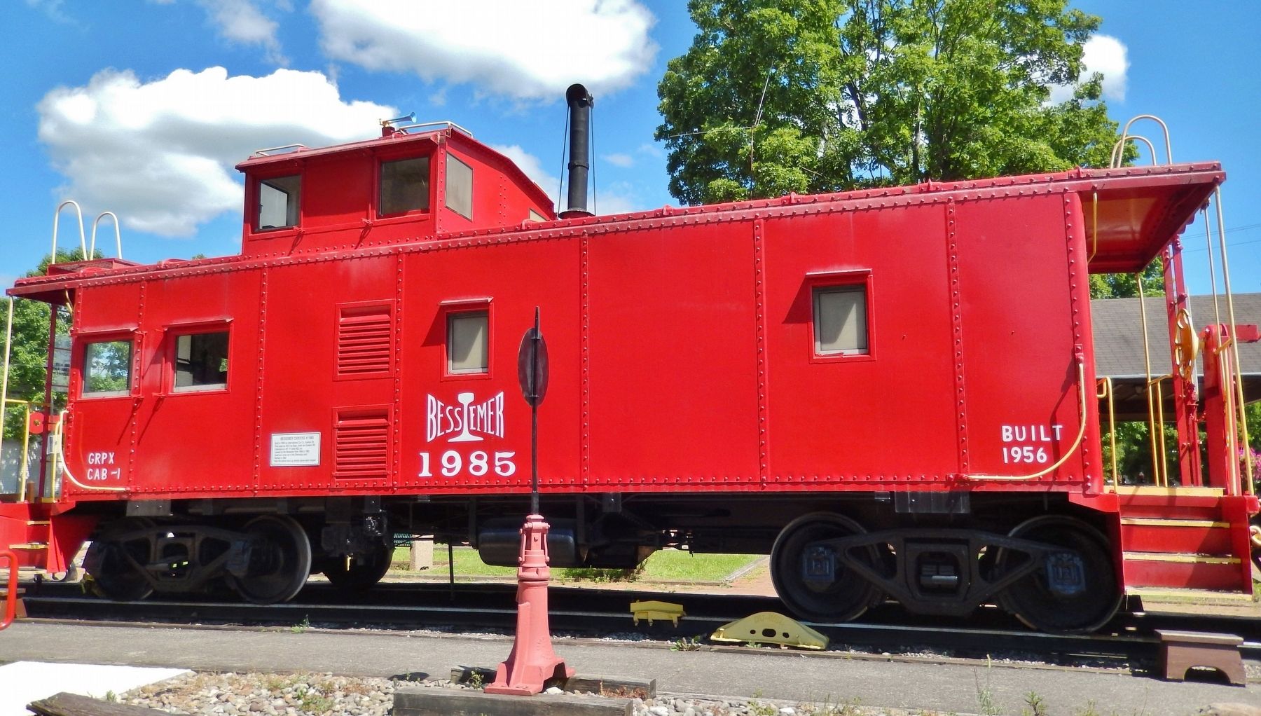 Bessemer Caboose #1985. Click for full size. Bessemer Caboose #1985 image. Click for full size.