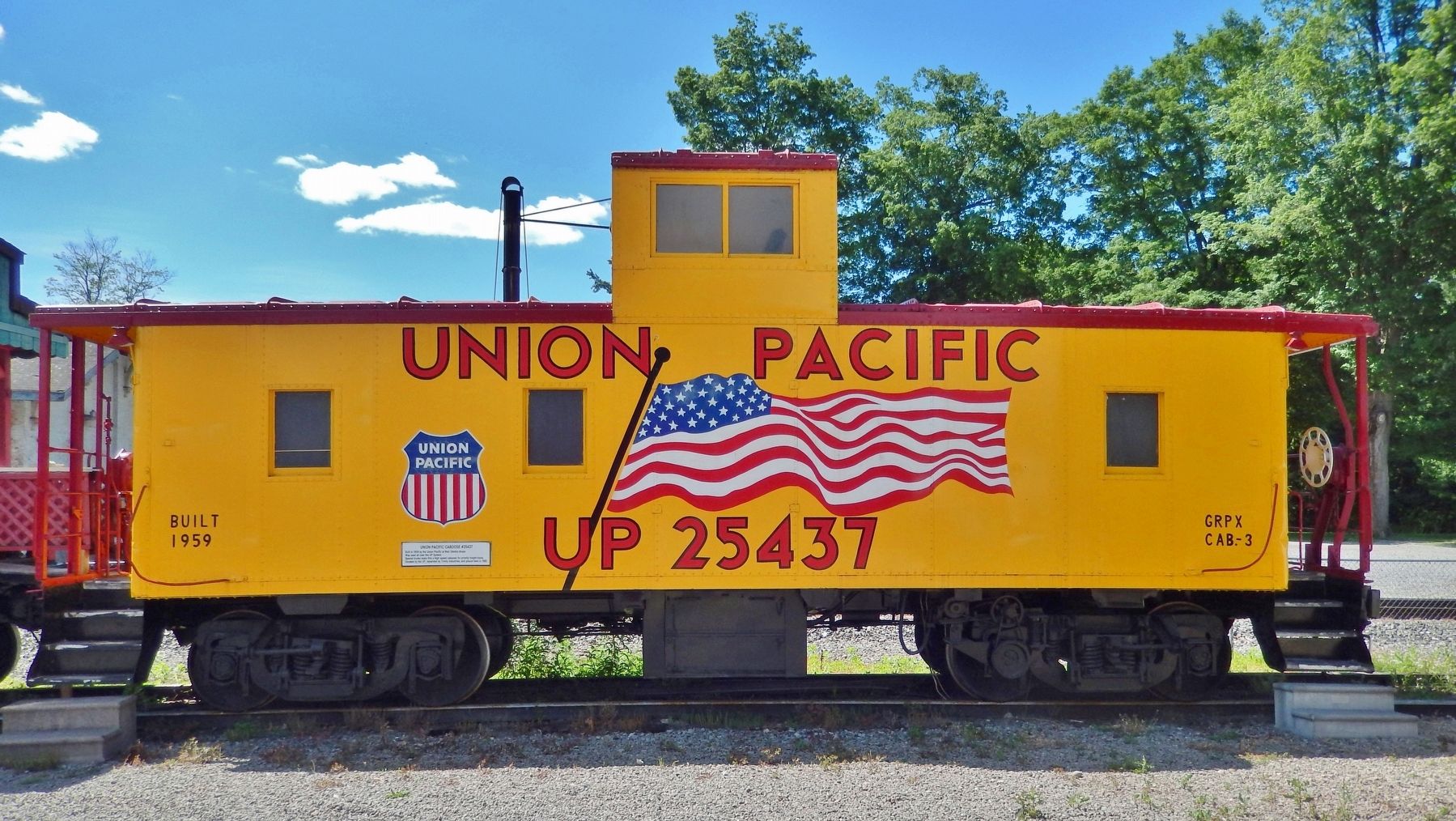 Union Pacific Caboose #25437 image. Click for full size.