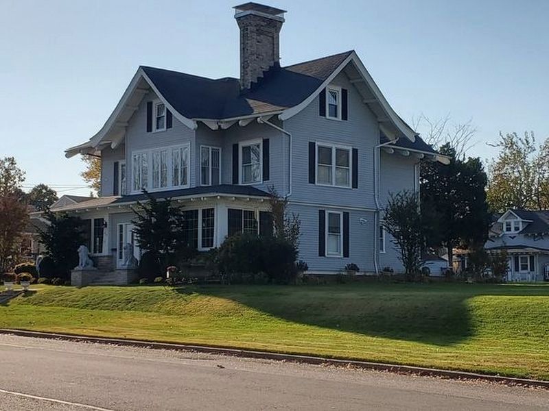 510 East Avenue House. Click for full size. 510 East Avenue House image. Click for full size.