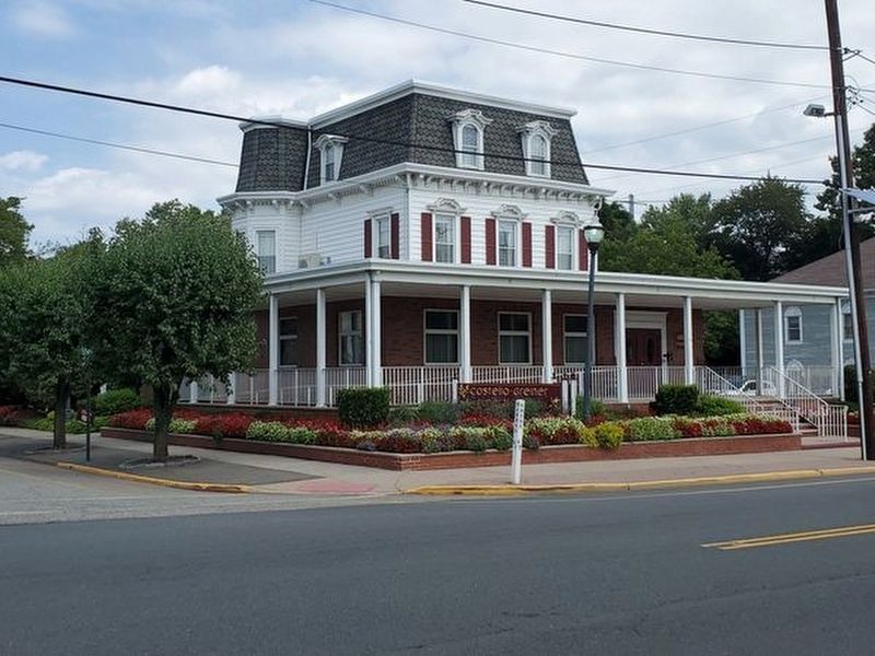 44 Green Street House image. Click for full size.