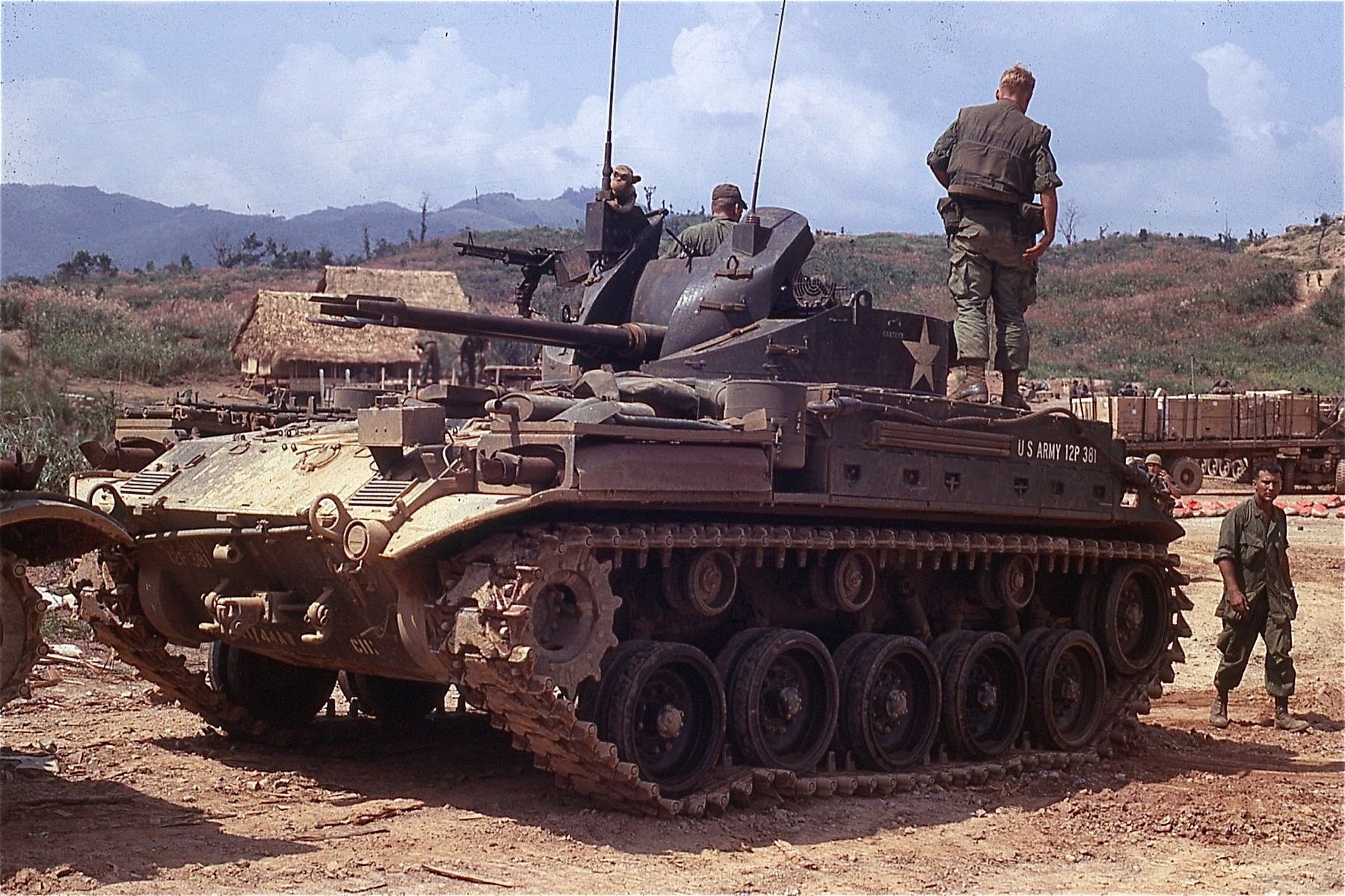 M42 Duster in Vietnam image. Click for full size.