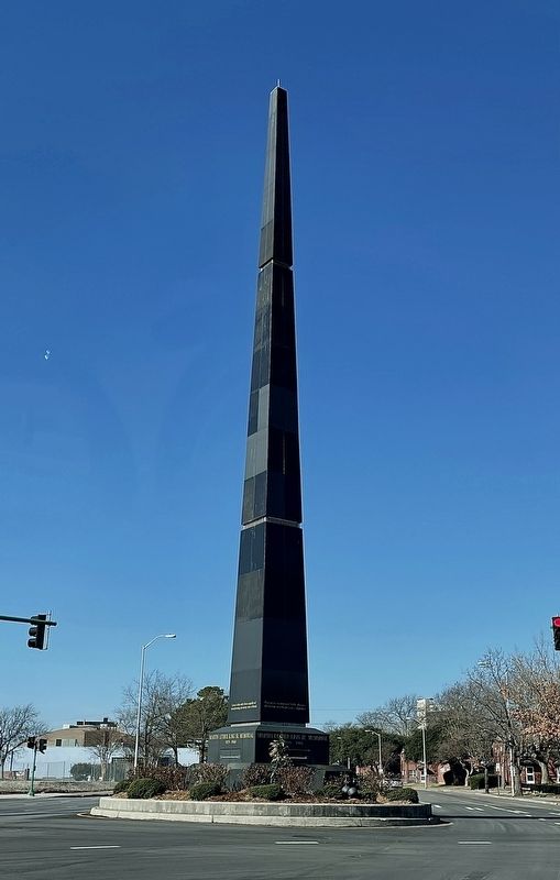 Martin Luther King Monument image. Click for full size.