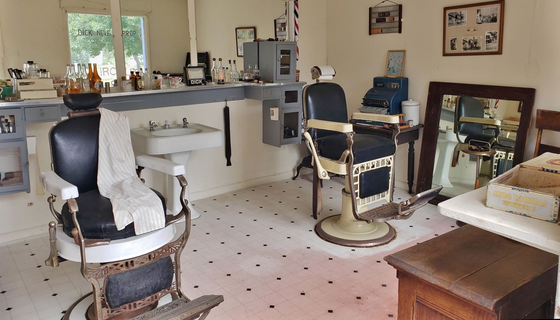 Dick Neve's Barber Shop. Click for full size. Dick Neve's Barber Shop image. Click for full size.