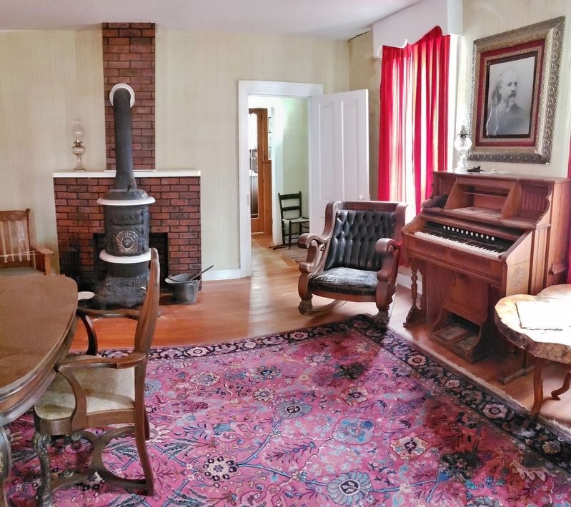 Fireplace & Organ image. Click for full size.