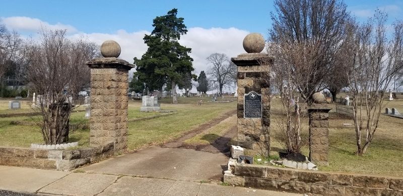 The front entrance to the Marshall Cemetery and Marker image. Click for full size.