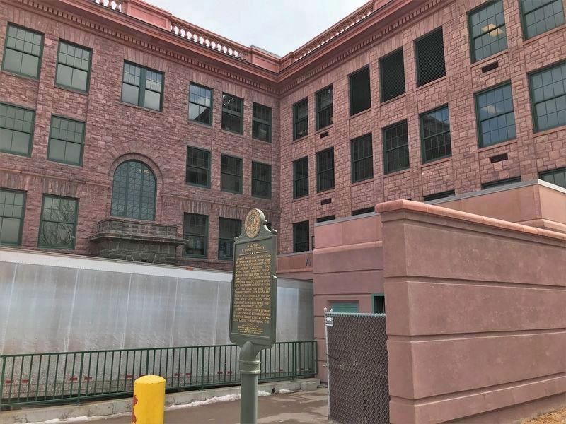 Sculptor H. Daniel Webster Marker at the Washington Pavilion, formerly Washington High School image. Click for full size.