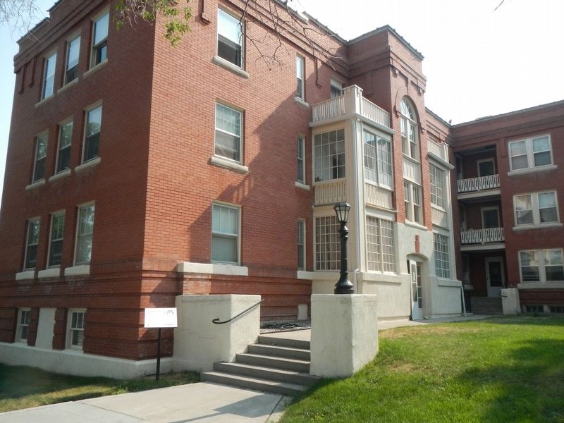 Blackmore Apartments and Marker image. Click for full size.