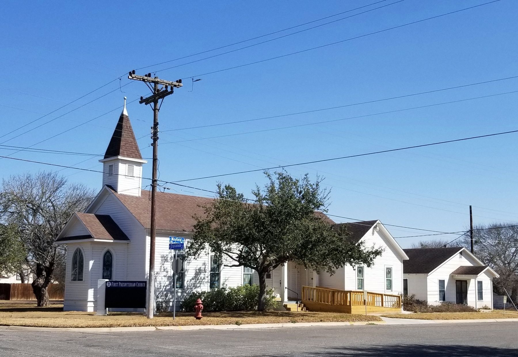 The view of the First Presbyterian Church from the intersection image. Click for full size.