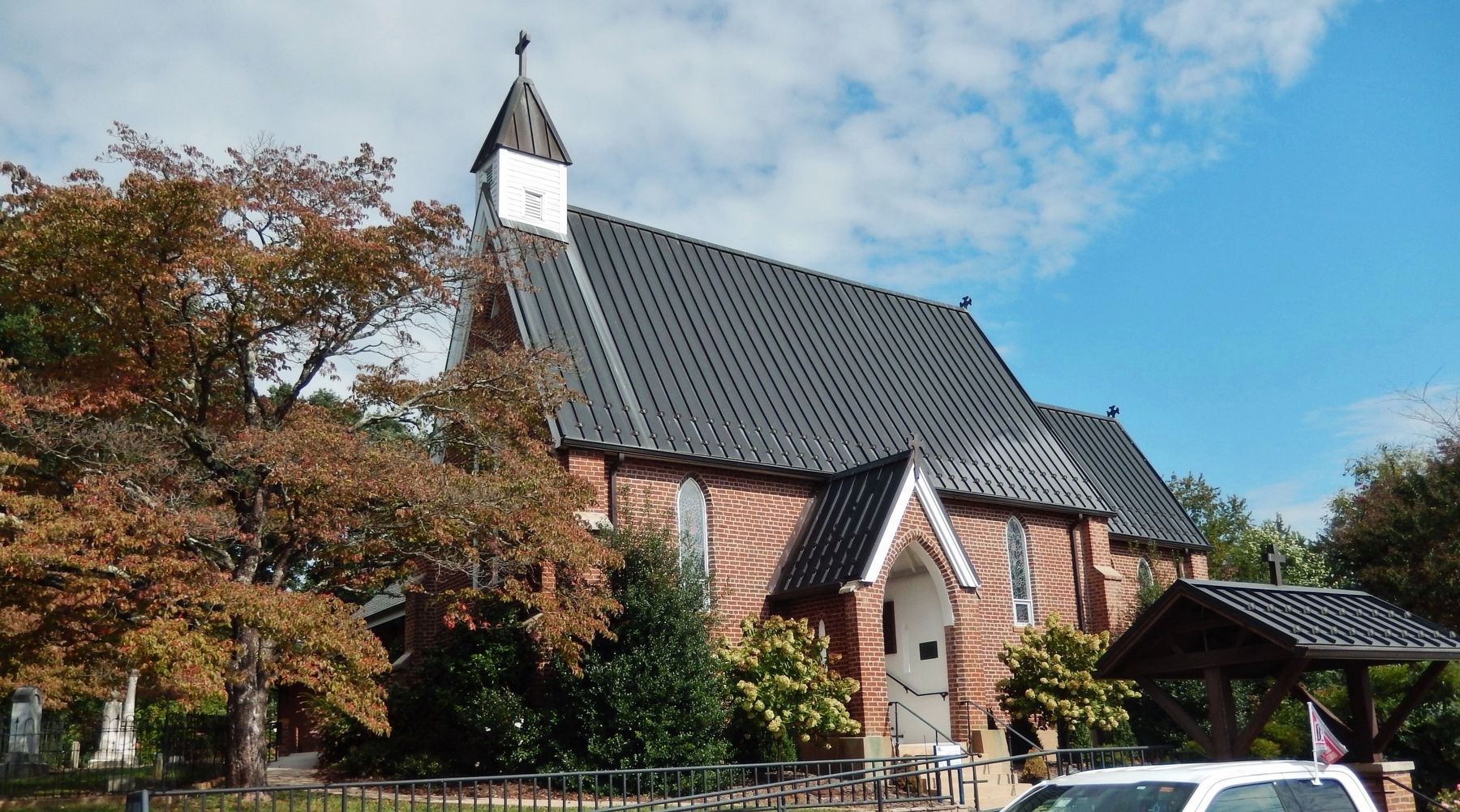 St. Paul's Episcopal Church (<i>southwest elevation</i>) image. Click for more information.