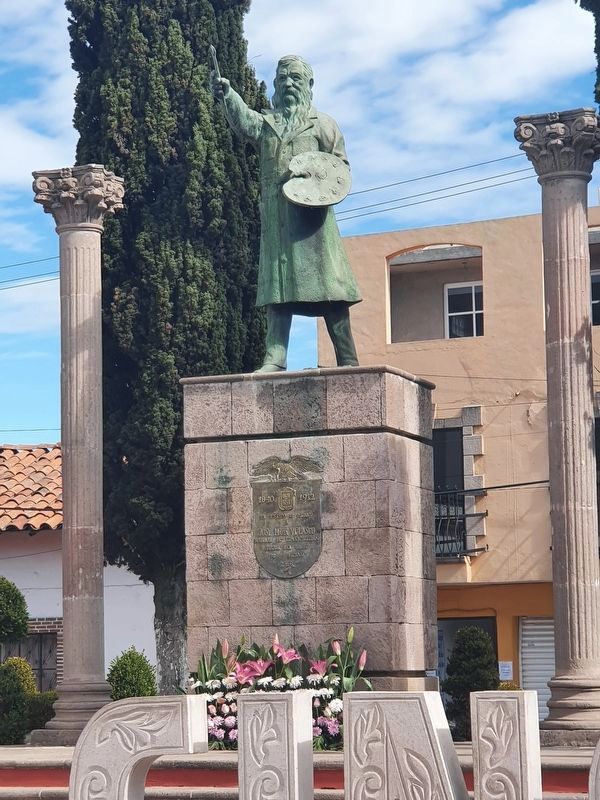 Nearby Jos Mara Velasco Statue image. Click for full size.