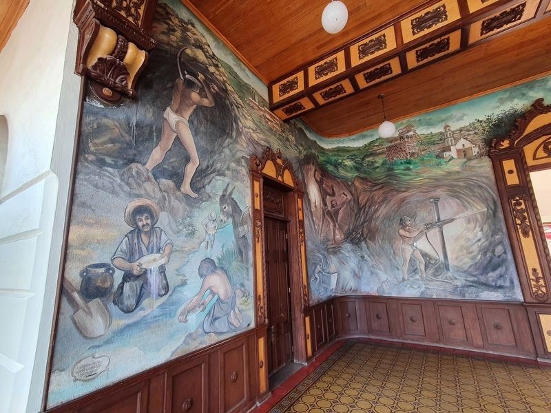 Mural on the Palacio Municipal of El Oro. Click for full size. Mural on the Palacio Municipal of El Oro image. Click for full size.