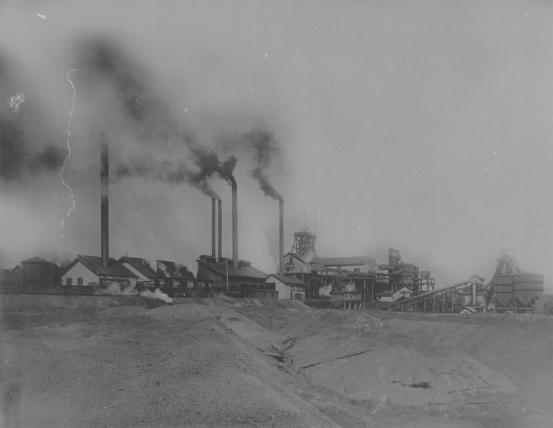 Western Fuel Co. No. 1 Mine, Nanaimo Harbor image. Click for full size.