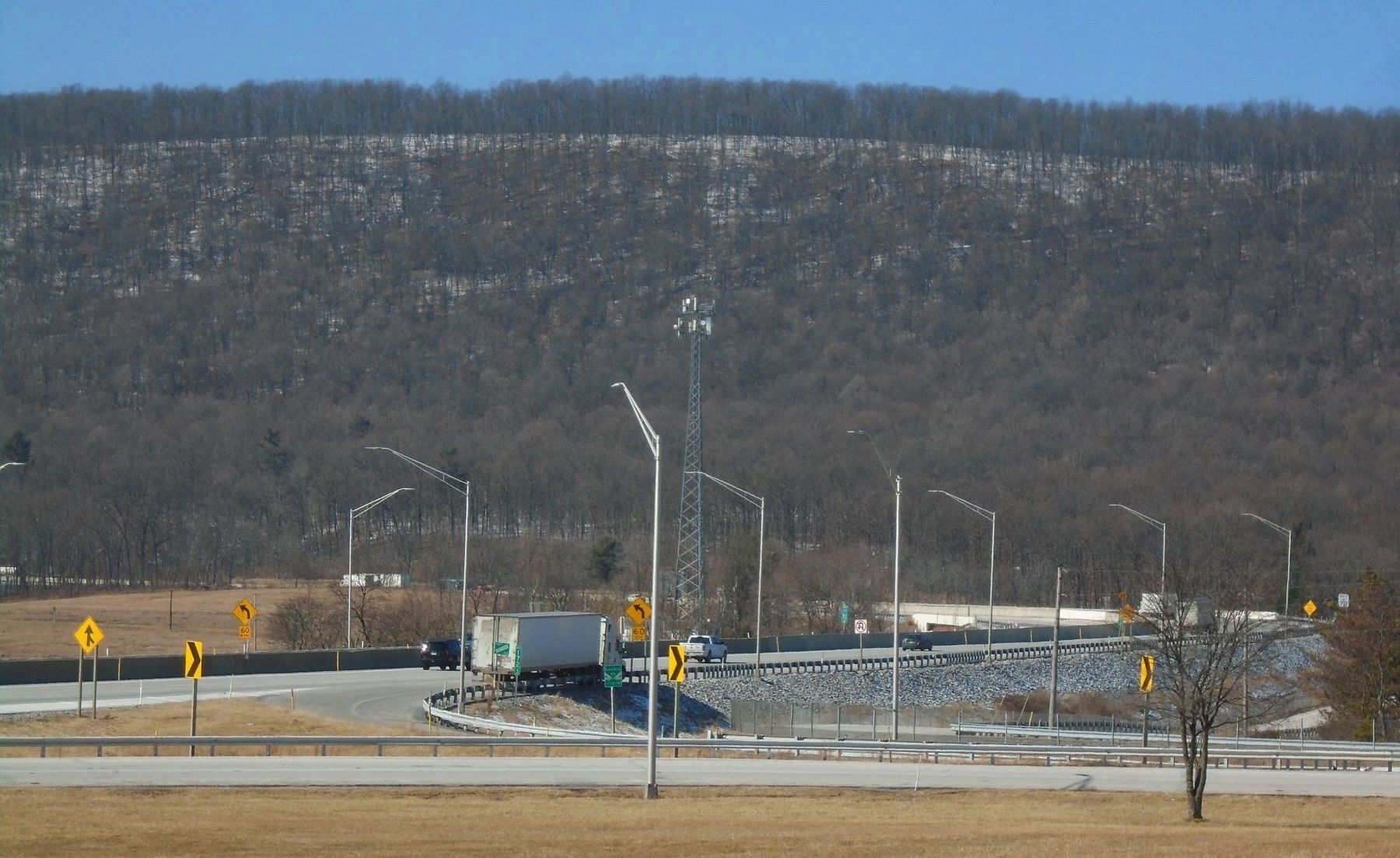 Looking West Along the Blue Star Memorial Highway (PA Turnpike) Toward Sideling Hill image. Click for full size.