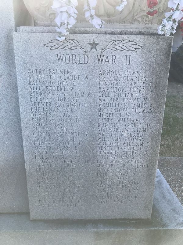 Humphreys County War Memorial image. Click for full size.