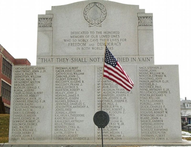 World Wars Memorial image. Click for full size.