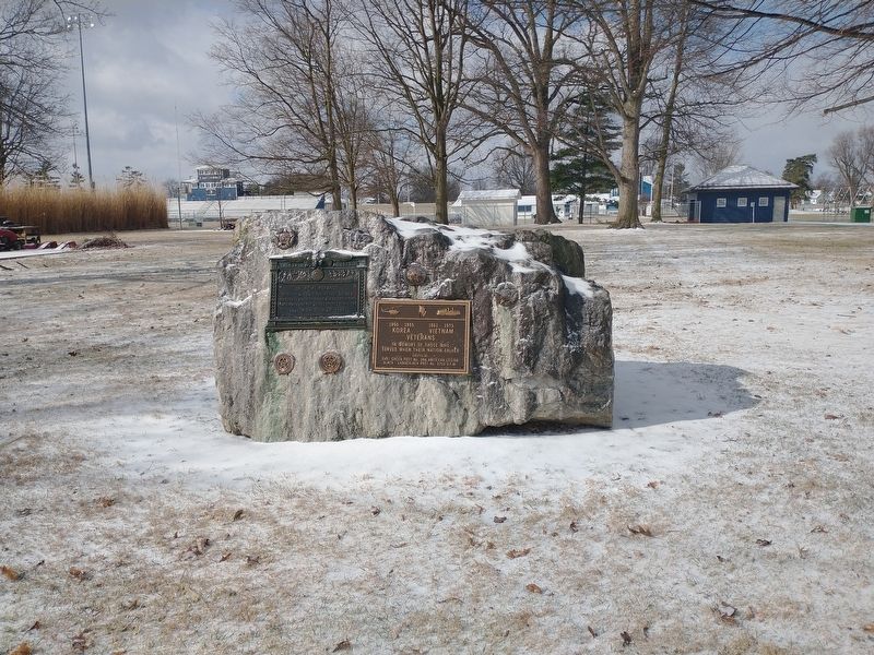 Carey World War Memorial image. Click for full size.