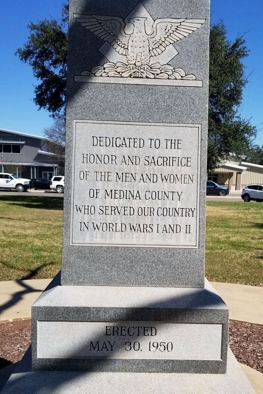 Medina County War Memorial (main side) image. Click for full size.