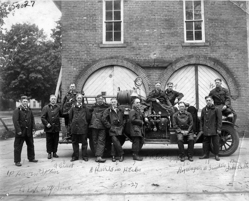 Marker detail: 1927 La Porte City Firefighters image. Click for full size.