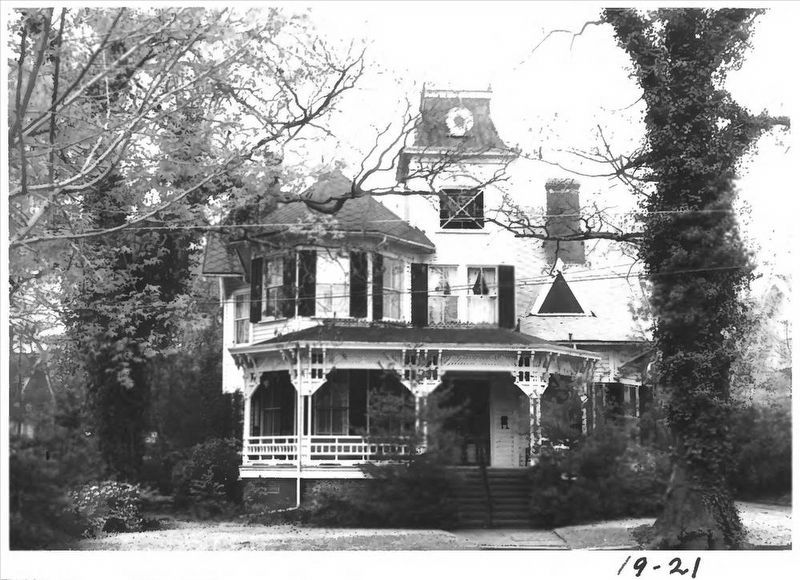 Davis-Guttenberger-Rankin House image. Click for more information.
