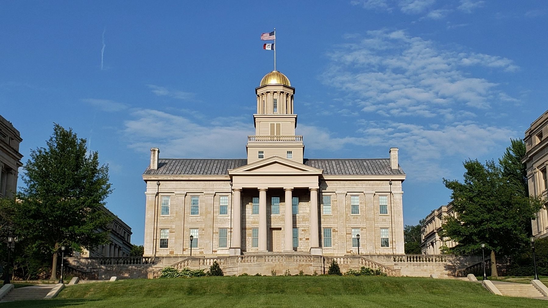 Old Iowa Capitol (<i>west elevation</i>) image. Click for full size.