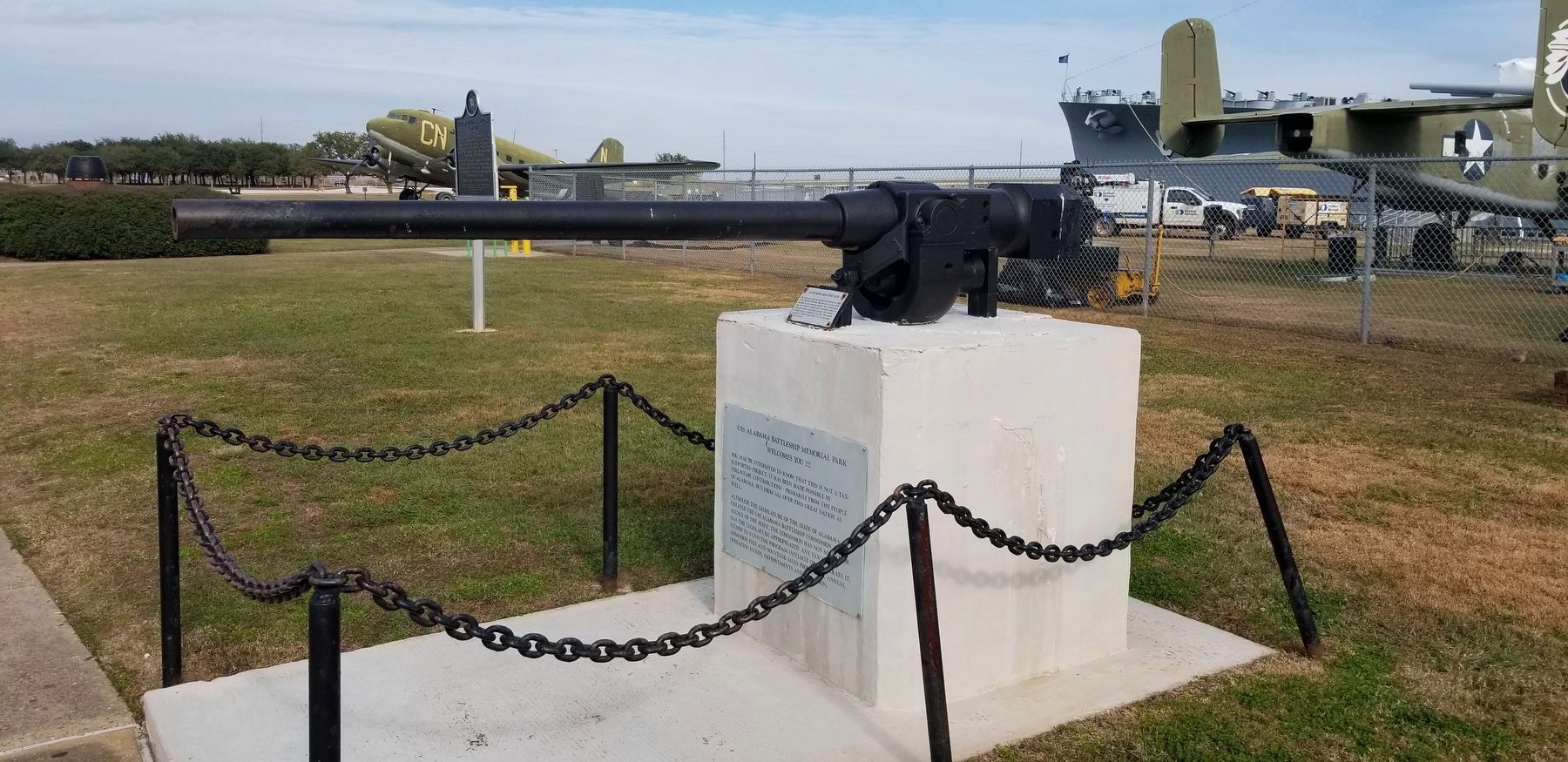 The 6-Pounder Saluting Gun and marker image. Click for full size.