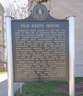Old State House Marker (repainted) image. Click for full size.