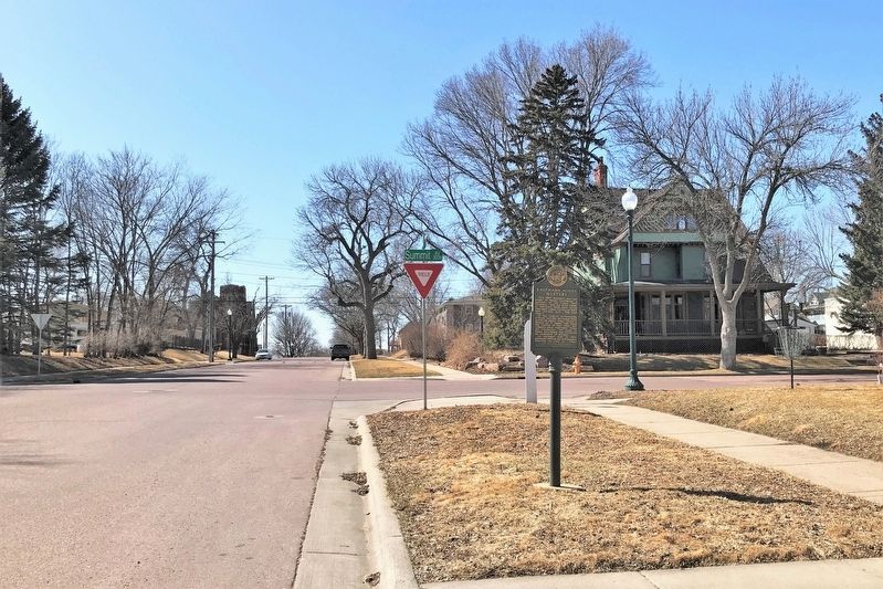 Kaufmann House Mystery Marker, from the east. Click for full size. Kaufmann House Mystery Marker, from the east image. Click for full size.