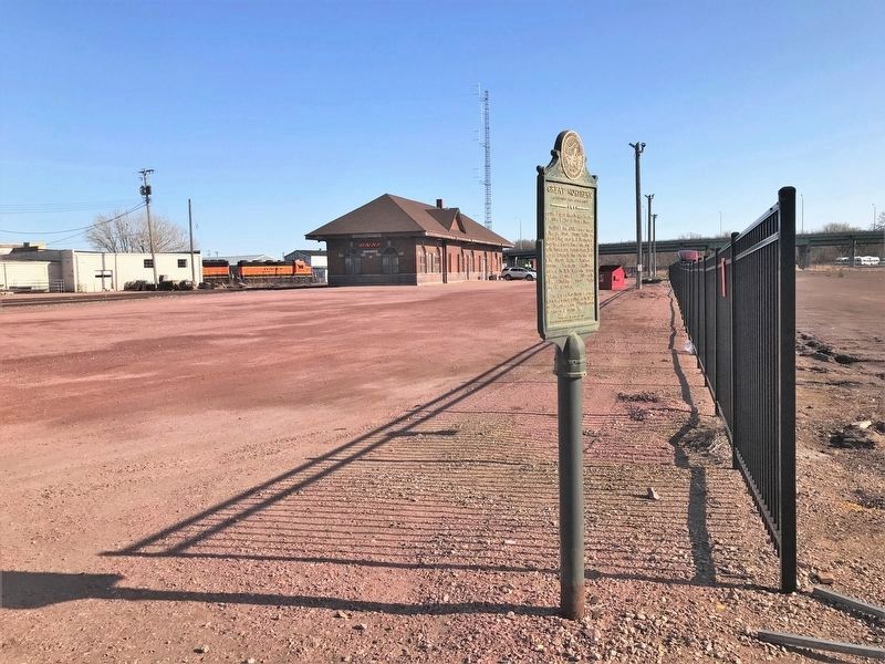Great Northern Marker and BSNF Sioux Falls Terminal, formerly a GNR Depot image. Click for full size.