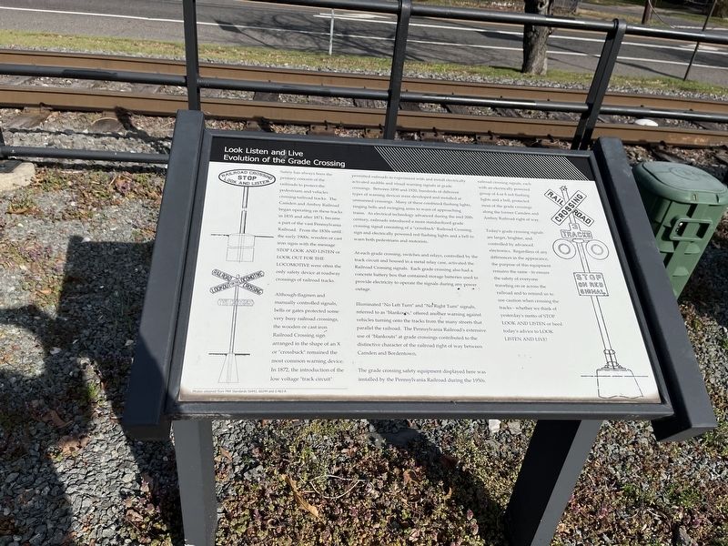 Look Listen and Live Marker image. Click for full size.