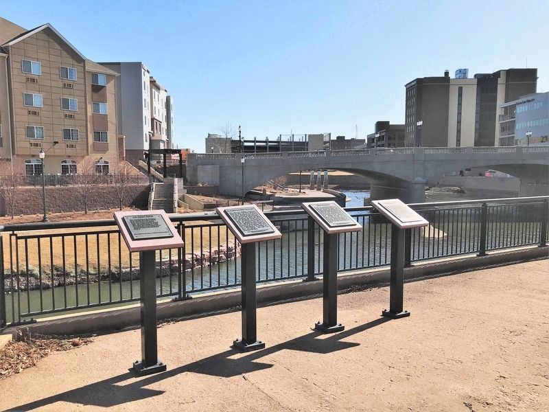 8th Street Bridge Marker <i>(leftmost)</i>, from the north image. Click for full size.