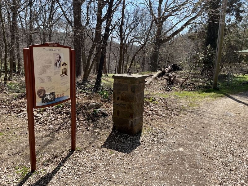 The Hermitage side of the marker image. Click for full size.