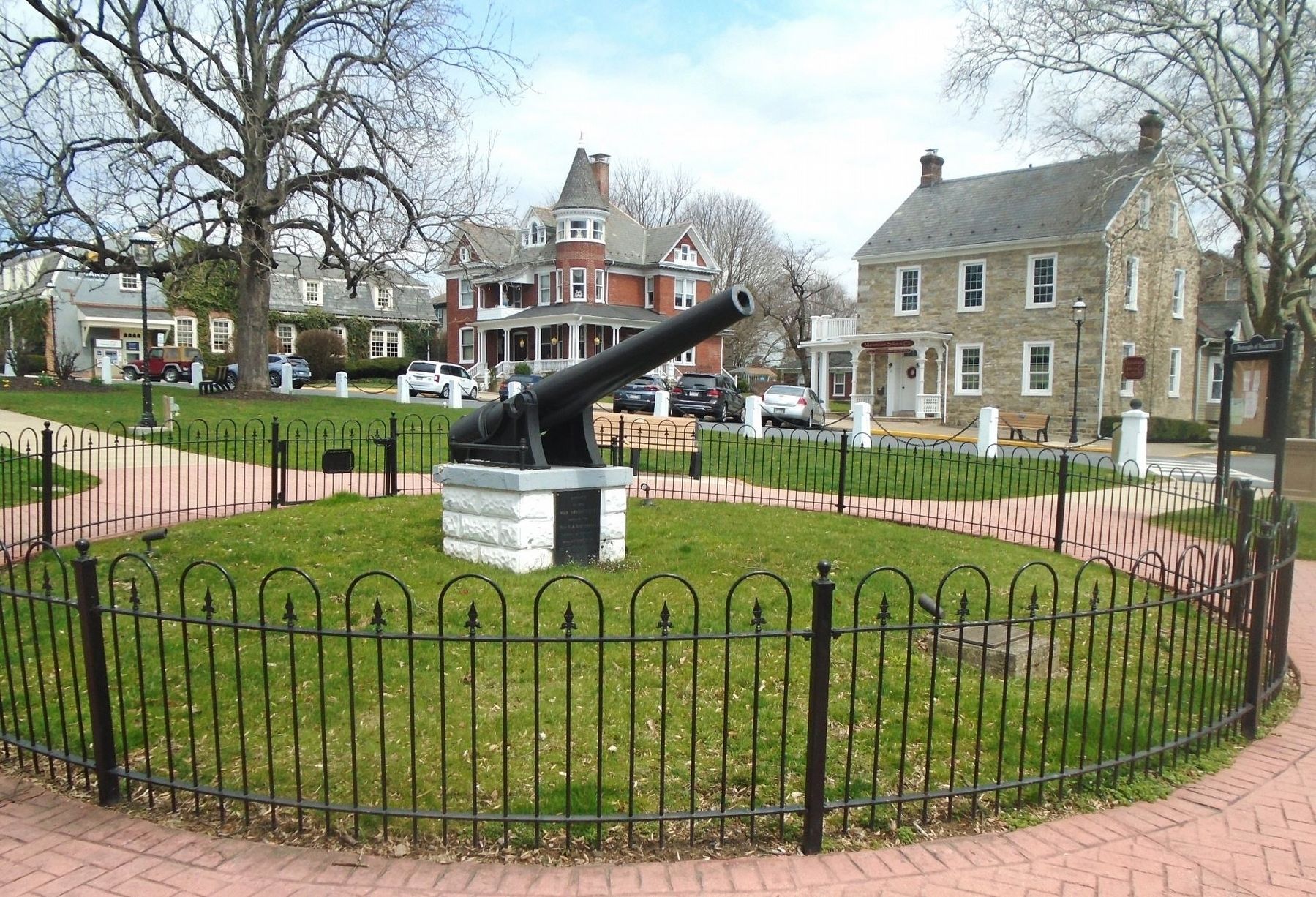 153rd Pennsylvania Volunteer Infantry Regiment Memorial (Cannon and Markers) image. Click for full size.