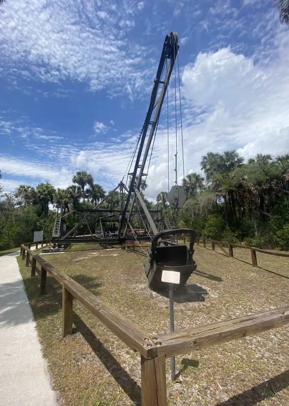 Bay City Walking Dredge. Click for full size. Bay City Walking Dredge image. Click for full size.