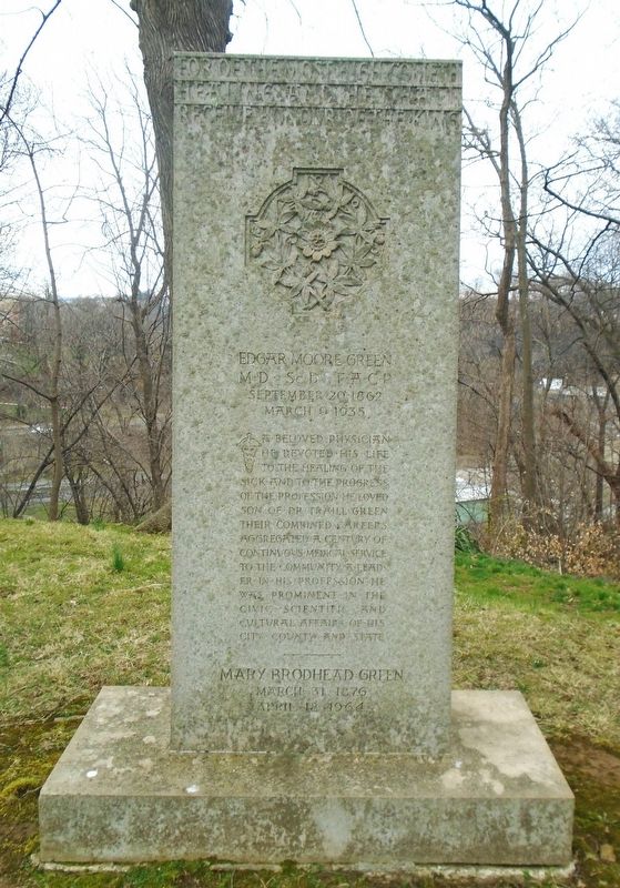 Edgar Moore Green Monument image. Click for full size.